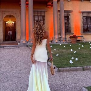Chic Strapless butter yellow Evening Gown